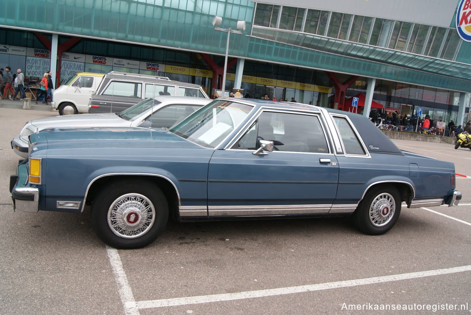 Ford LTD Crown Victoria uit 1983